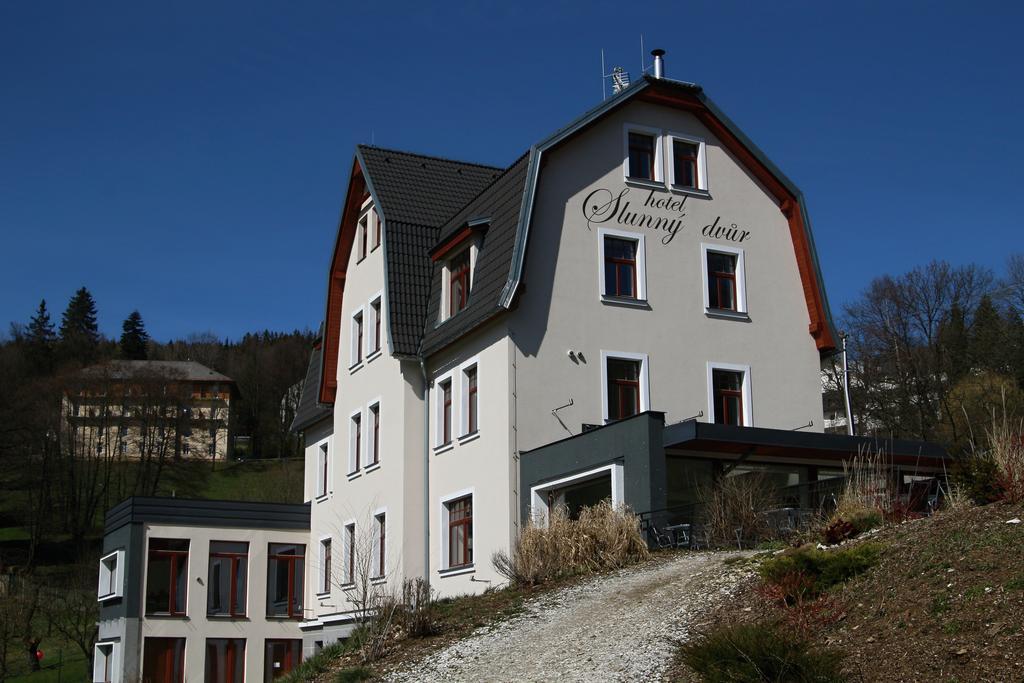 Jeseník Hotel Slunny Dvur מראה חיצוני תמונה